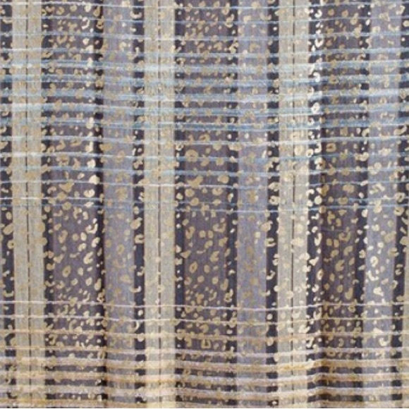 Chico’s oblong foil animal print scarf - Picture 3 of 5